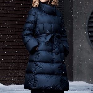 BLUE UNIQLO WOMEN DOWN COAT Size M